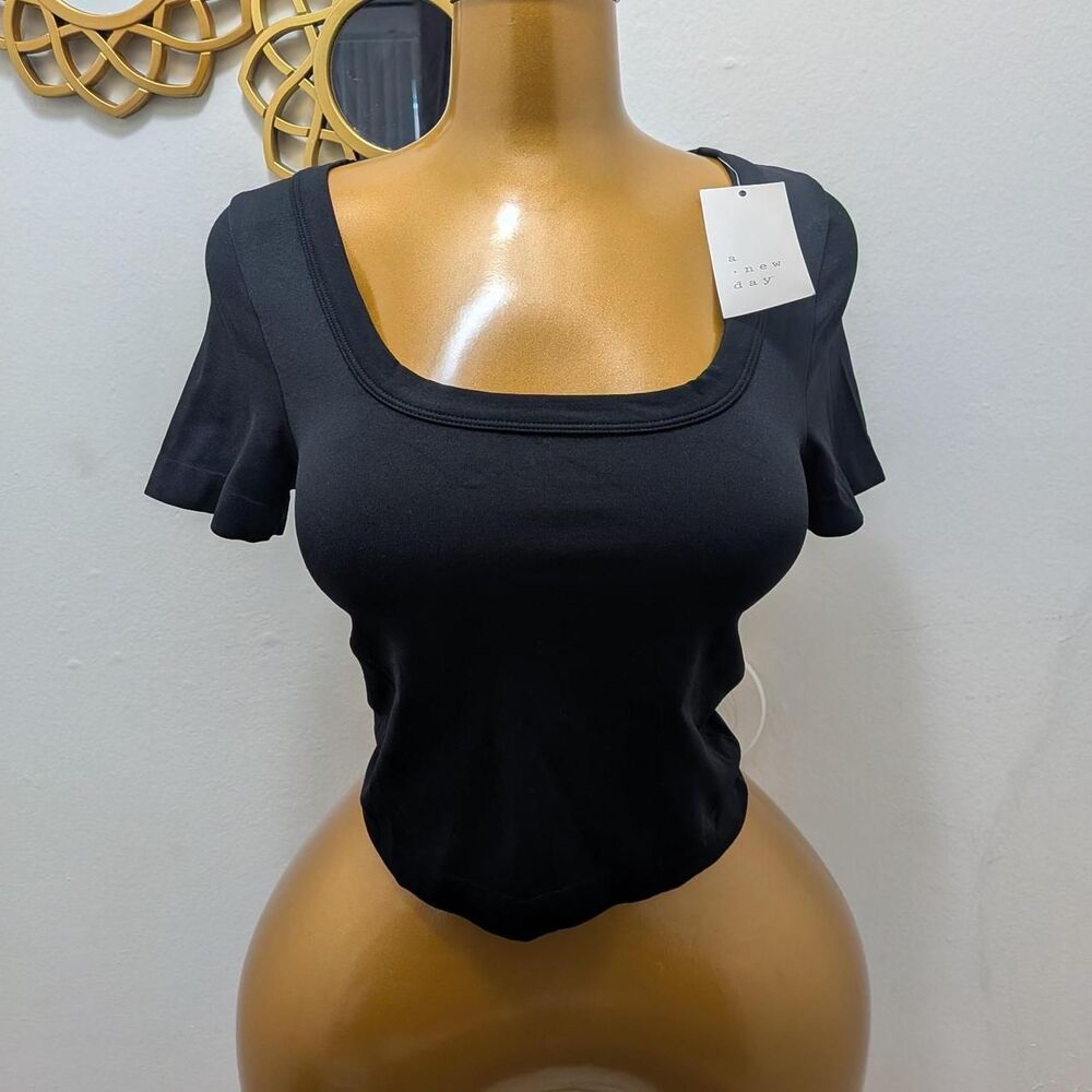 A-new-day Women's Black Square Neckline Short Sleeve Crop Tee Top